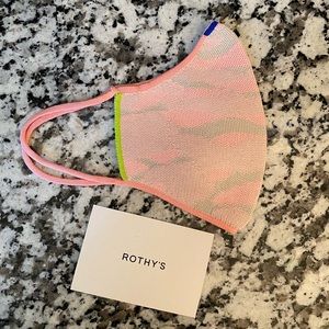 Rothy’s Mask - Pink Camo New 😷